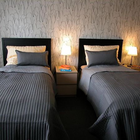 Cafe Bistro Moccacino Bed & Breakfast Eksharad Ngoại thất bức ảnh